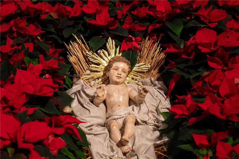 Geburtstag mit dem Christkind. (Symbolbild) Lennart Preiss/dpa