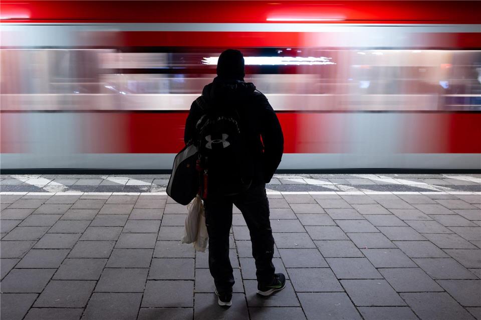 Geduld war auch 2025 wieder bei vielen Fahrgästen der Münchner S-Bahn gefragt. (Archivbild)Sven Hoppe/dpa