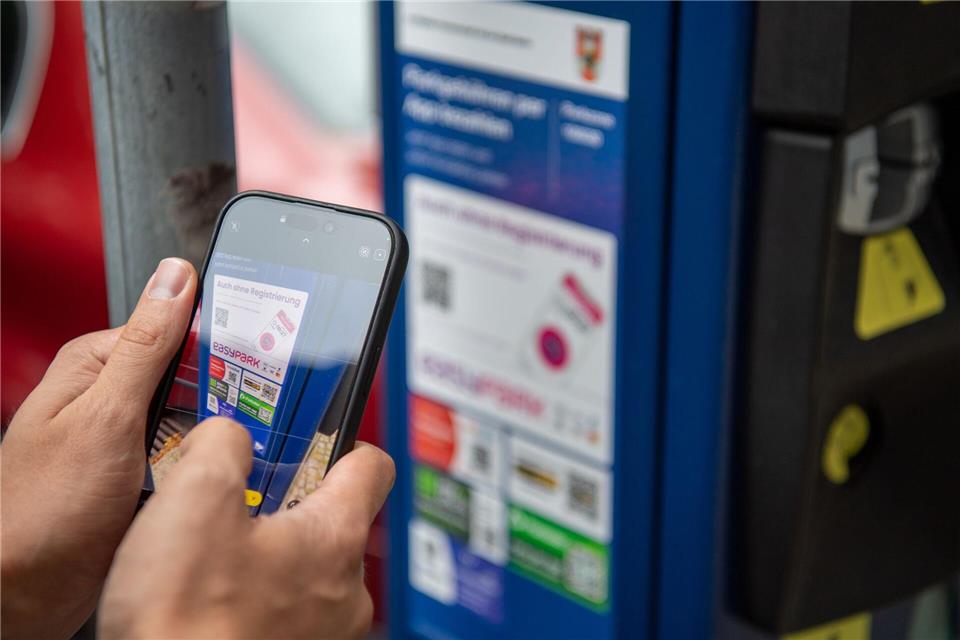 Gefahr per QR-Code: „Quishing“ kann auch im öffentlichen Raum lauern.Nico Tapia/dpa-tmn