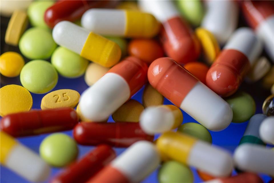 Gefragte Arzneien: In der Pharma- und Chemiebranche bleibt die Beschäftigung insgesamt stabil.Hendrik Schmidt/dpa