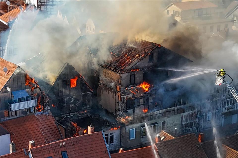 Gegen 17.20 Uhr gingen entsprechende Notrufe bei Feuerwehr und Polizei ein.--/Fuldamedia/dpa