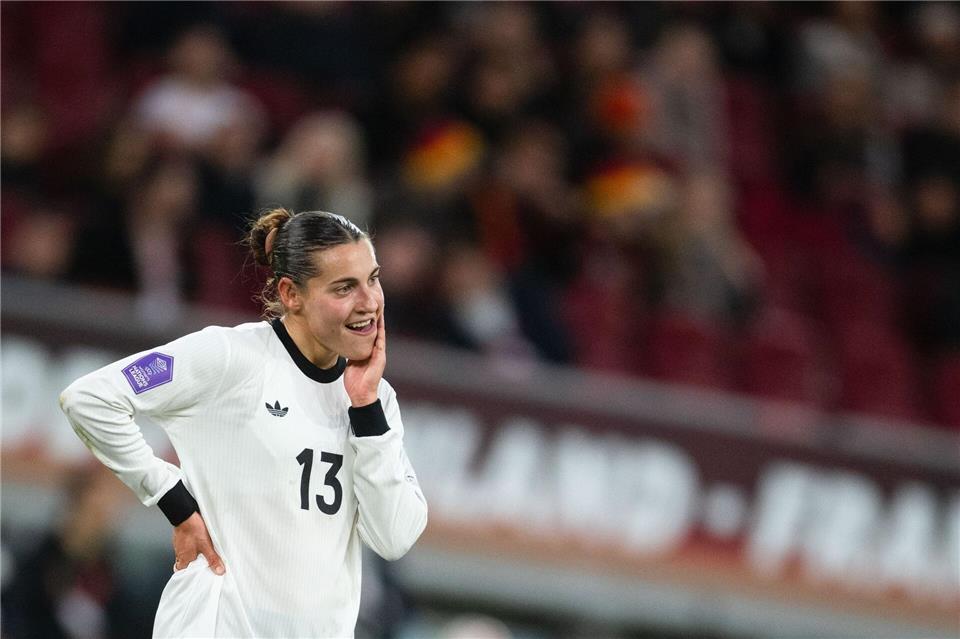 Gegen Frankreich noch dabei, nun zum Zuschauen verdammt: Carlotta Wamser.Marius Becker/dpa