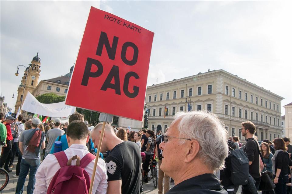 Gegen das bayerische Polizeiaufgabengesetz (PAG) wurde protestiert. (Archivbild) Peter Kneffel/dpa