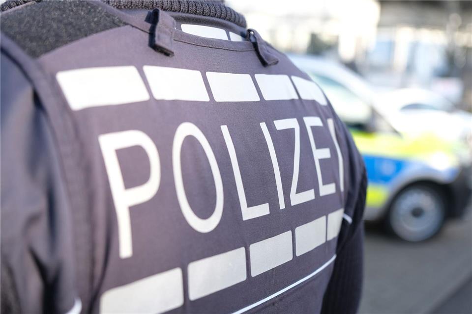 Gegen den 25-Jährigen wird nun ermittelt. (Symbolbild) Bernd Weißbrod/dpa