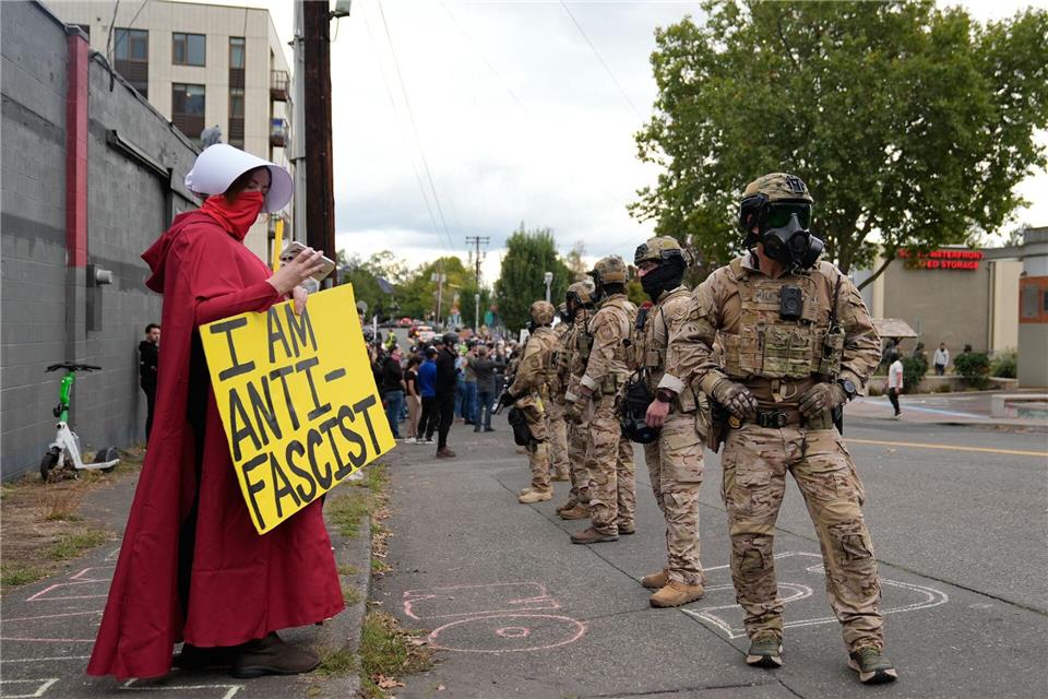 Gegen den Einsatz von Bundesbeamten in Chicago gibt es erhebliche Proteste.Jenny Kane/AP/dpa