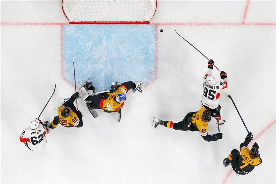 Gegen die Schweiz setzte es für die Eishockey-Nationalmannschaft sechs Gegentreffer.Andreas Becker/KEYSTONE/dpa