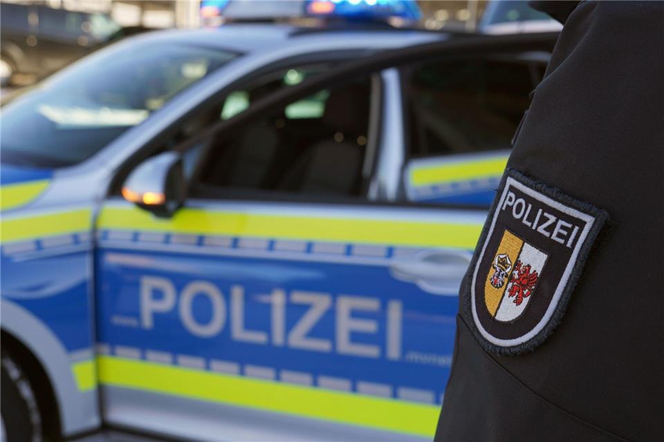 Gegen die polizeilichen Maßnahmen soll sich der Tatverdächtige gewehrt haben. (Symbolbild)Marcus Brandt/dpa