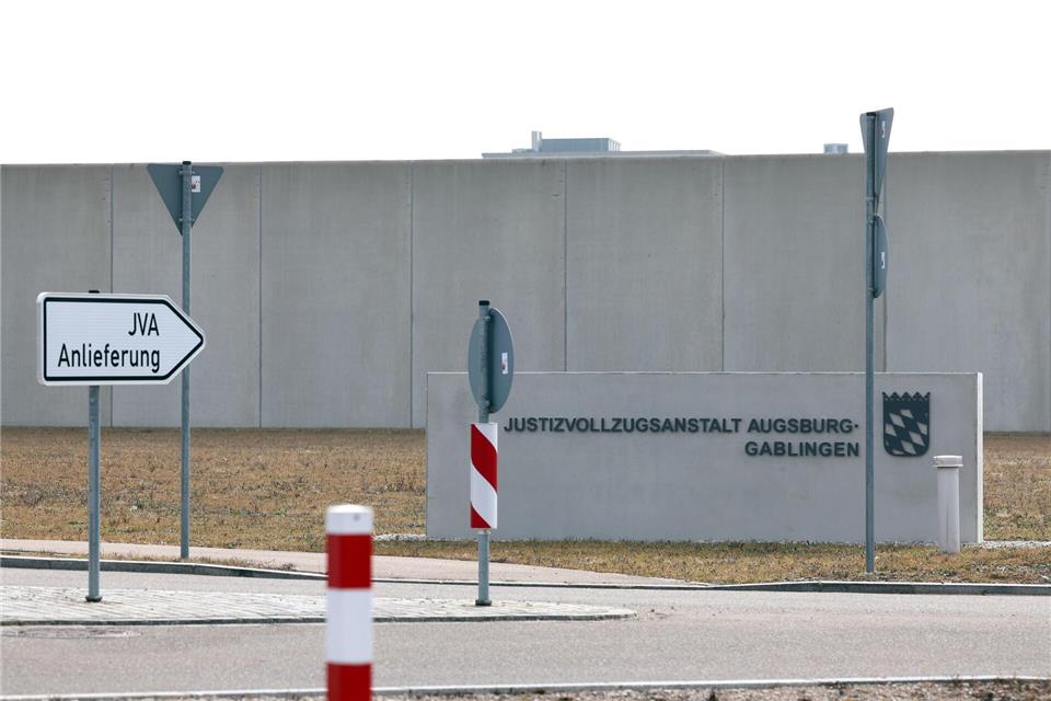 Gegen weitere Mitarbeiter des Augsburger Gefängnisses wurde Anklage erhoben. (Archivbild)Karl-Josef Hildenbrand/dpa