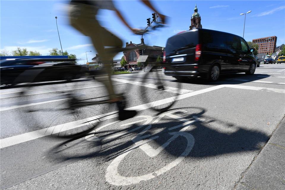 Gegenseitige Rücksichtnahme und Umsicht sollten selbstverständlich sein: Doch ist eine Unachtsamkeit gleich eine Rücksichtslosigkeit?Arne Dedert/dpa/dpa-tmn