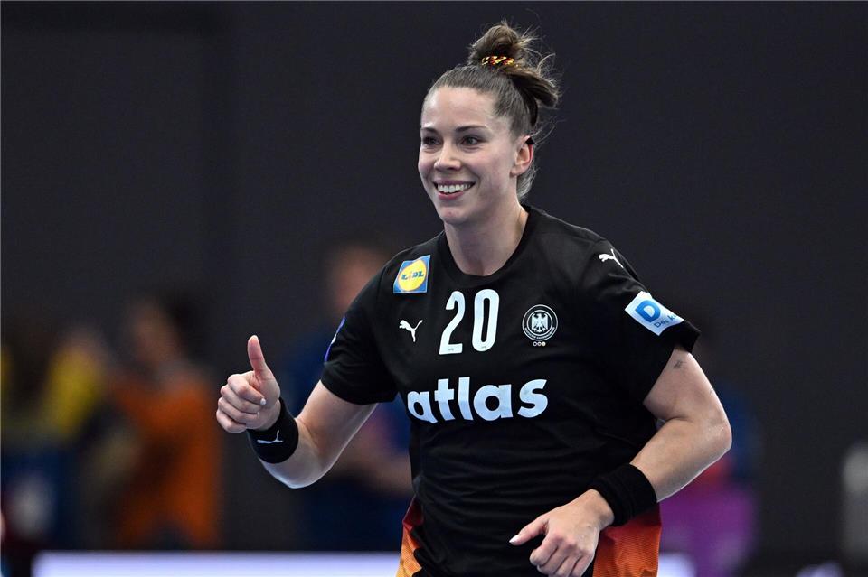 Gehört zu den Publikumslieblingen: Rückraumspielerin Emily Vogel. Federico Gambarini/dpa