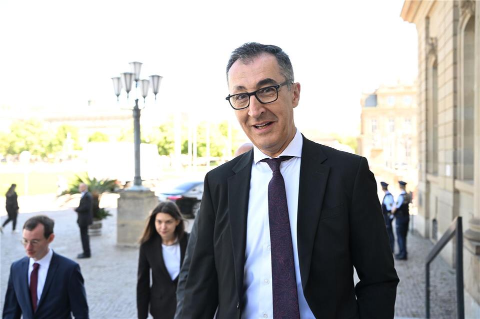 Geht alles glatt, wird Cem Özdemir (Grüne) in wenigen Tagen zum Nachfolger von Kretschmann gewählt.Bernd Weißbrod/dpa