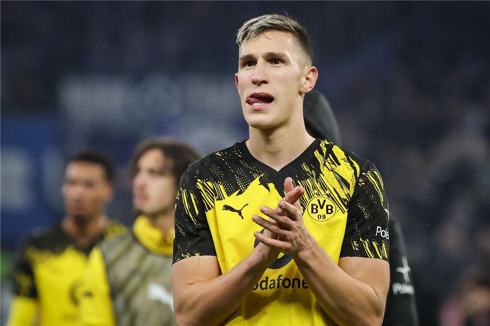 Geht es nach Lothar Matthäus, bleibt Nico Schlotterbeck in Dortmund. (Archivbild)Christian Charisius/dpa