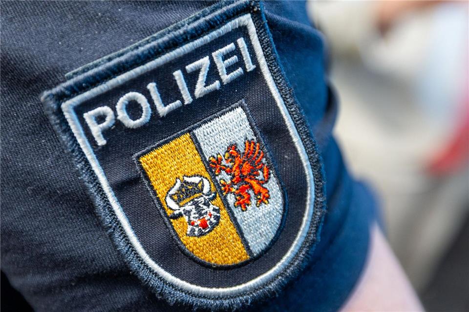 Geht von der verdächtigen Briefsendung eine Gefahr aus? (Symbolbild)Jens Büttner/dpa