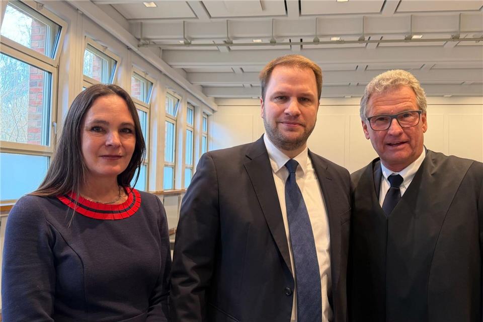 Geklagt haben die FDP-Abgeordneten Annabell Krämer, Fraktionschef Christopher Vogt (Mitte) und Bernd Buchholz. (Archivbild)André Klohn/dpa