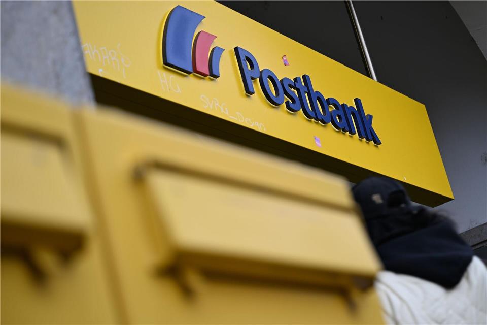 Geld holen trotz Warnstreik: Die Selbstbedienungsbereiche der Postbank sollen bundesweit geöffnet bleiben.picture alliance/dpa