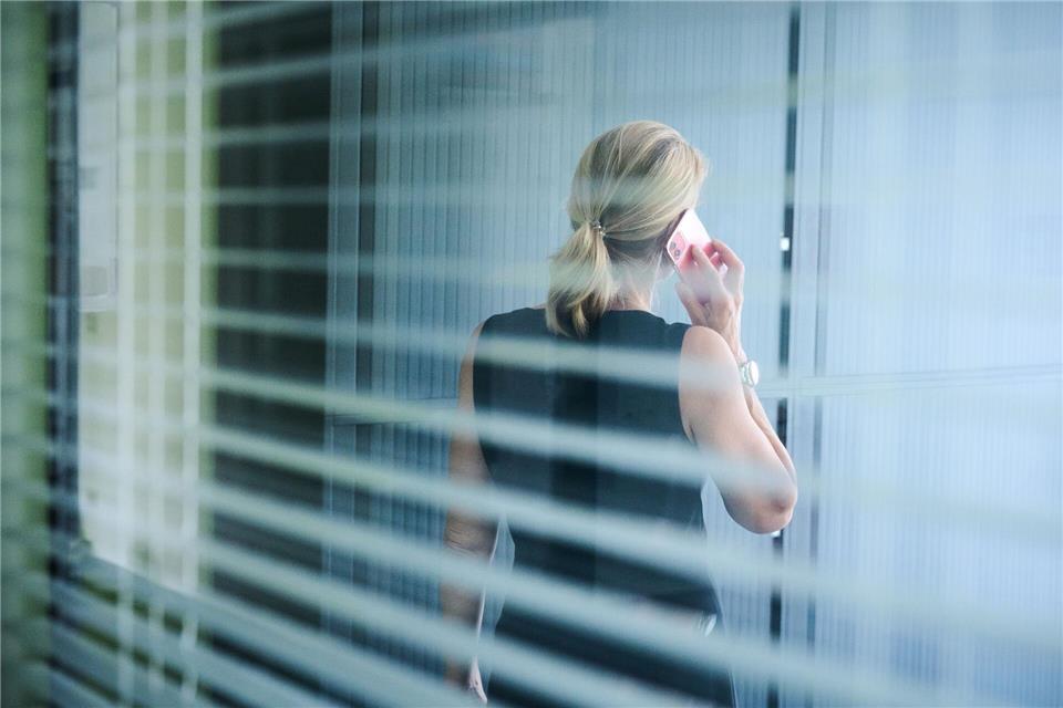 Gelegenheit zum Schrittesammeln gesucht? Telefonate bieten sich dafür an. picture alliance/dpa