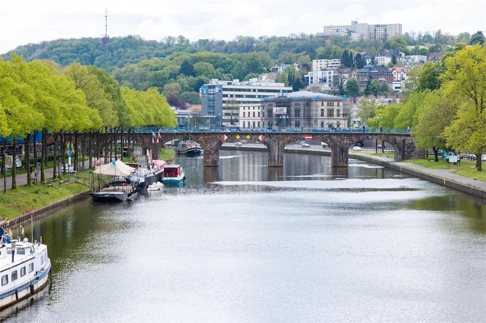 Gemeinsam mit Völklingen kommt die Landeshauptstadt Saarbrücken auf die schlechteste Schadenbilanz im Saarland. (Archivbild)Laszlo Pinter/dpa