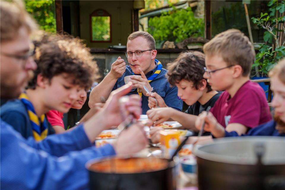 Gemeinschaft und Tradition sind bei den Pfadfindern wichtig. Andreas Arnold/dpa