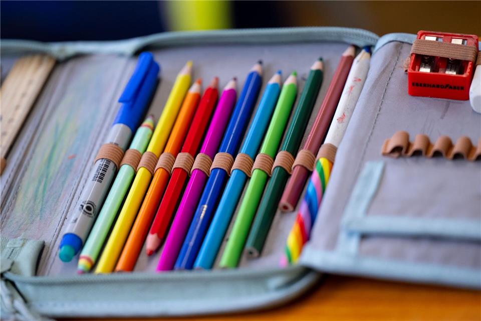 Gemeinschaft und Wertevermittlung - Grundschulen sind nicht nur ein Ort reiner Wissensvermittlung. (Symbolbild)Sven Hoppe/dpa