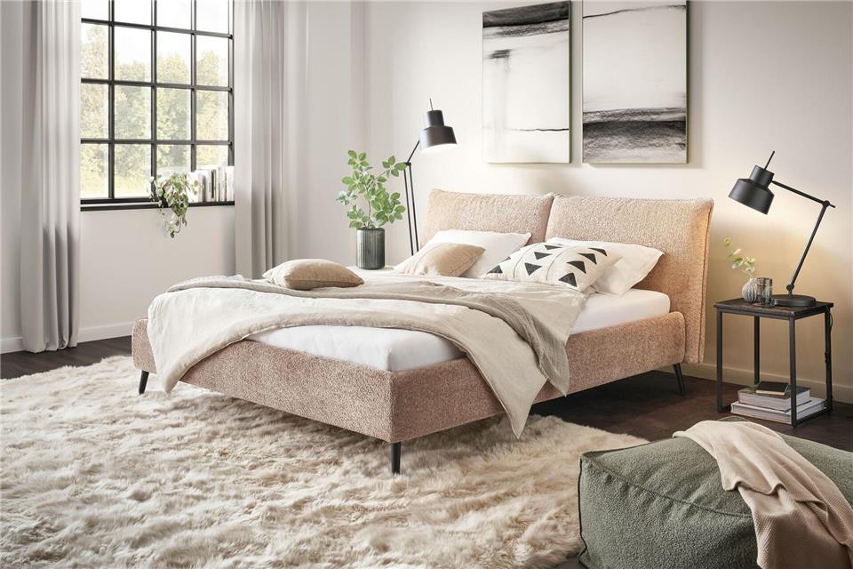 Flauschiges für Wand und Boden: Teppichtipps fürs Zuhause Gemütlich wird das Schlafzimmer durch einen hochflorigen Teppich, wie bei diesem Einrichtungsbeispiel von 3C Candy Sleep.3C Candy Sleep/VDM/dpa-tmn