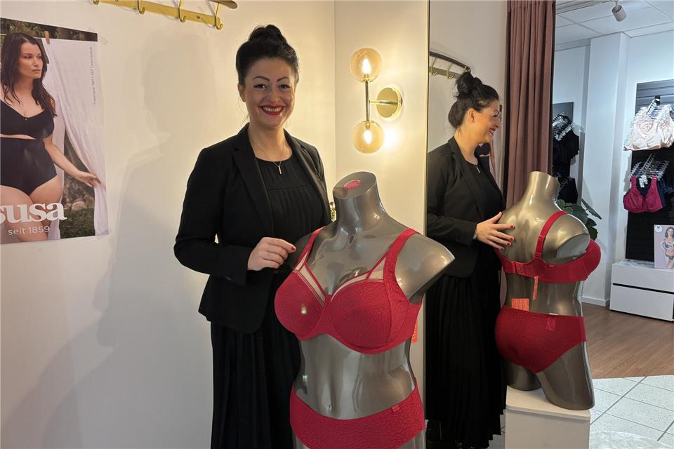 Genaue Messungen gehören für Christina Mecking dazu. Nur so kann sie den perfekt sitzenden BH finden.