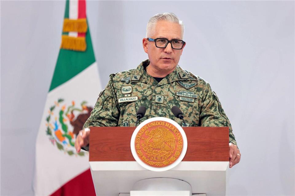 General Román Villalvazo ist für die WM-Sicherheit zuständig: Mexiko will mit einem umfassenden Plan die Besucher schützen.-/Presidencia de México/dpa
