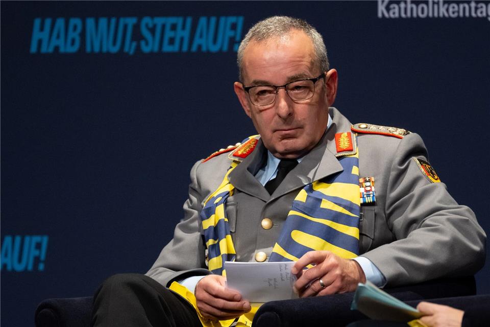 Generalinspekteur Carsten Breuer spricht auf dem Katholikentag in Würzburg.Sven Hoppe/dpa