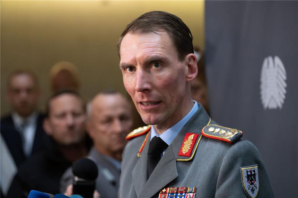 Generalleutnant Christian Freuding fordert für den Einsatz im Cyberraum erweiterte Befugnisse für die Bundeswehr (Archivbild) Soeren Stache/dpa