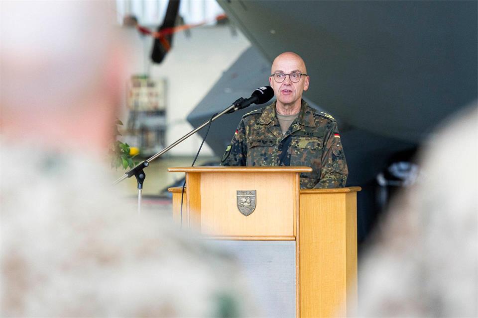 Generalleutnant Katz würdigte den Einsatz der deutschen Kräfte im Irak.Michael Matthey/dpa