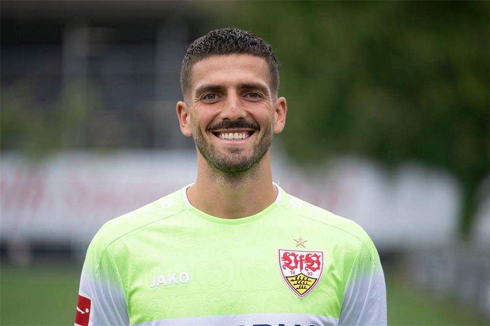 Genießt das Vertrauen von Trainer Hoeneß: VfB-Torwart Bredlow.Marijan Murat/dpa