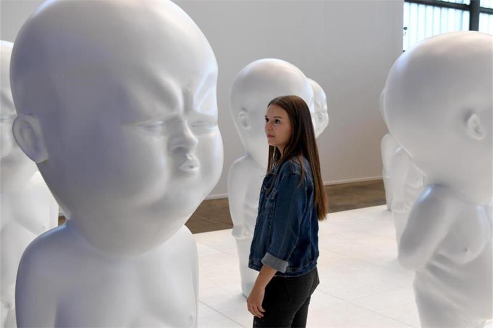 Eine Erfolgsstory: NordArt feiert 20. Jubiläum Genormt: Die „Army of Niemand“ von Viktor Freso. Foto: Carsten Rehder