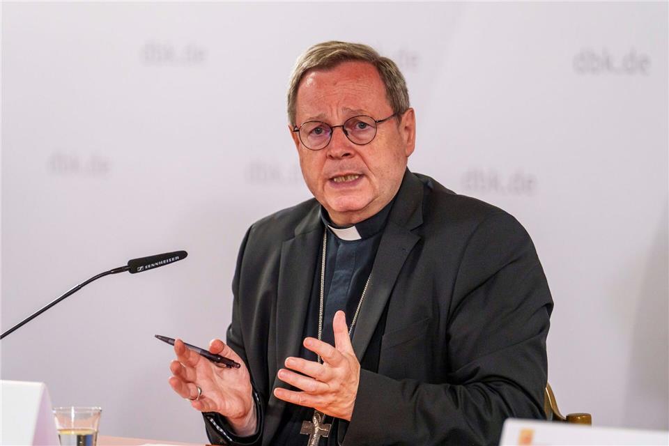 Georg Bätzing warnt davor, die jüngere Generation zu stark zu belasten.Andreas Arnold/dpa