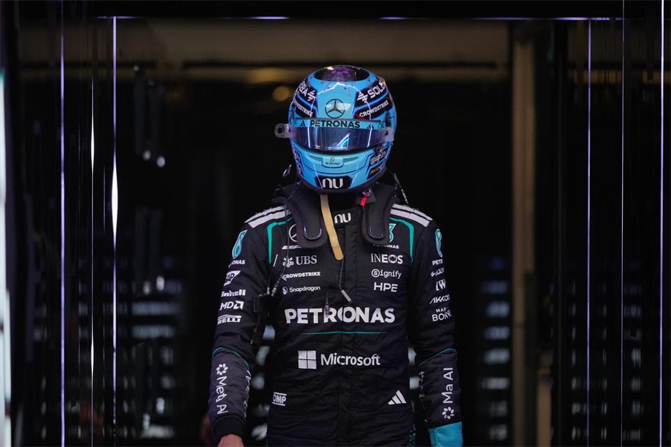 George Russell erhöht den Druck auf seinen Mercedes-Teamkollegen.Pavel Bednyakov/AP/dpa