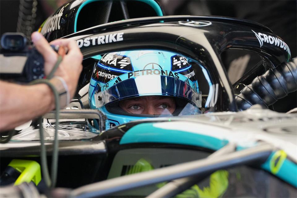 George Russell wird in Singapur bestraft. (Archivbild)Antonio Calanni/AP/dpa