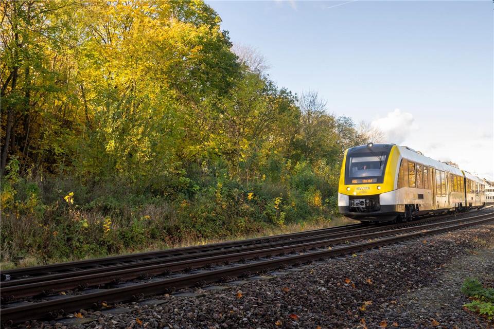 Geplant sind mehr Halte und Züge. (Archivbild) Stefan Puchner/dpa