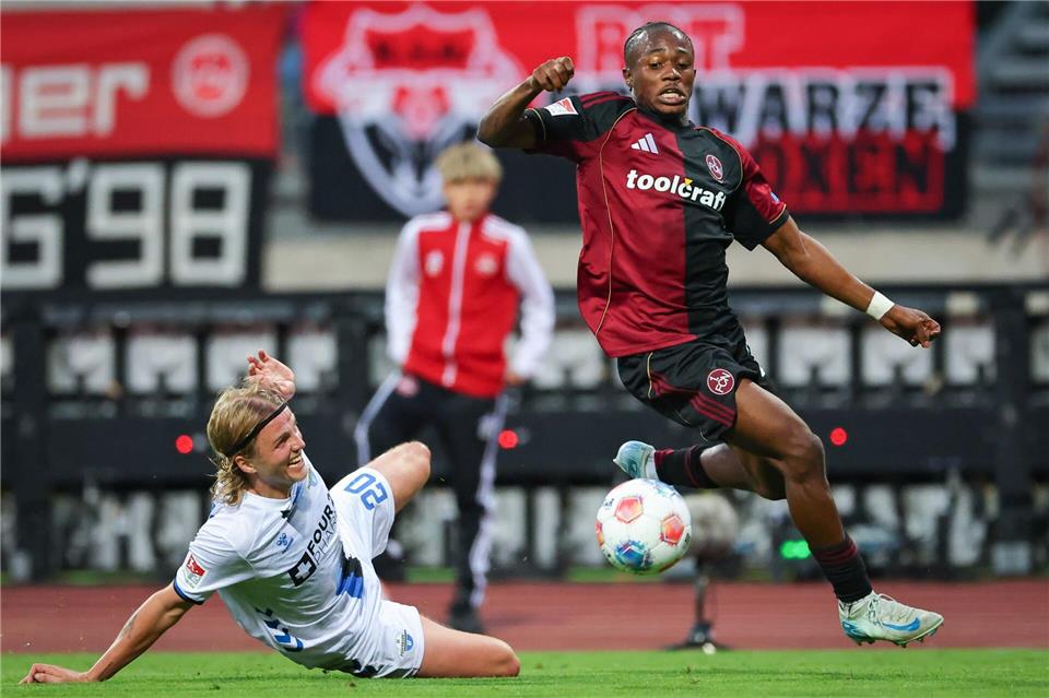 Gerade Neuzugang Mohamed Ali Zoma machte im Nürnberger Angriff auf sich aufmerksam.Daniel Karmann/dpa
