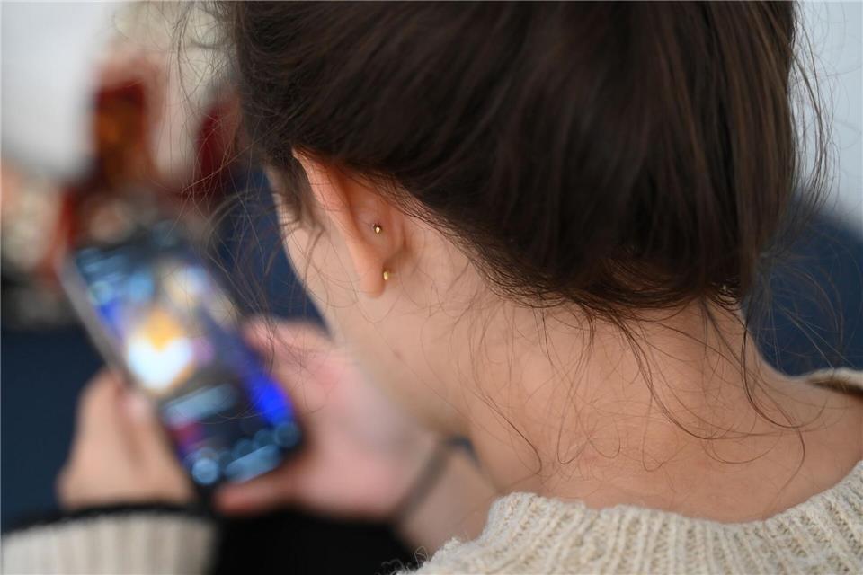 Gerade auf Social Media vergleichen wir uns viel mit anderen. Das kann Druck erzeugen.Niklas Graeber/dpa/dpa-tmn