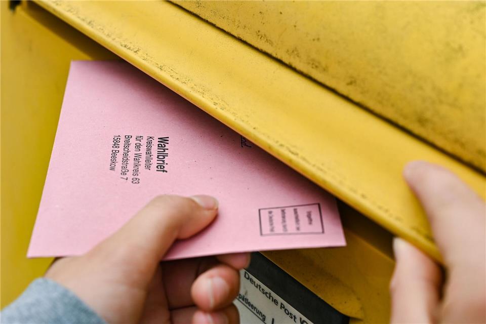 Warum das Wahlergebnis in Bad Freienwalde am Ende kippte  Gerade durch die Briefwahlstimmen konnte sich die CDU-Kandidatin das Amt der Bürgermeisterin von Bad Freienwalde sichern. (Symbolbild)Patrick Pleul/dpa-Zentralbild/dpa