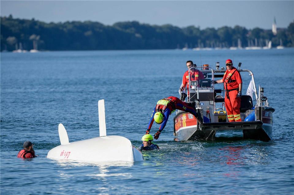 Gerade in Seen sind besonders viele Menschen in Bayern ertrunken - längst nicht alle beim Schwimmen. (Symbolbild)Matthias Balk/dpa