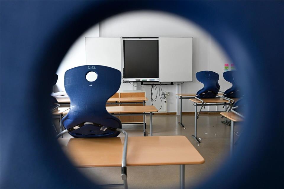 Gerade sind Ferien. Eine neue Statistik zeigt aber, dass der Anteil von Schülern auf privaten allgemeinbildenden Schulen zuletzt weiter gestiegen ist. (Symbolbild)Jens Kalaene/dpa