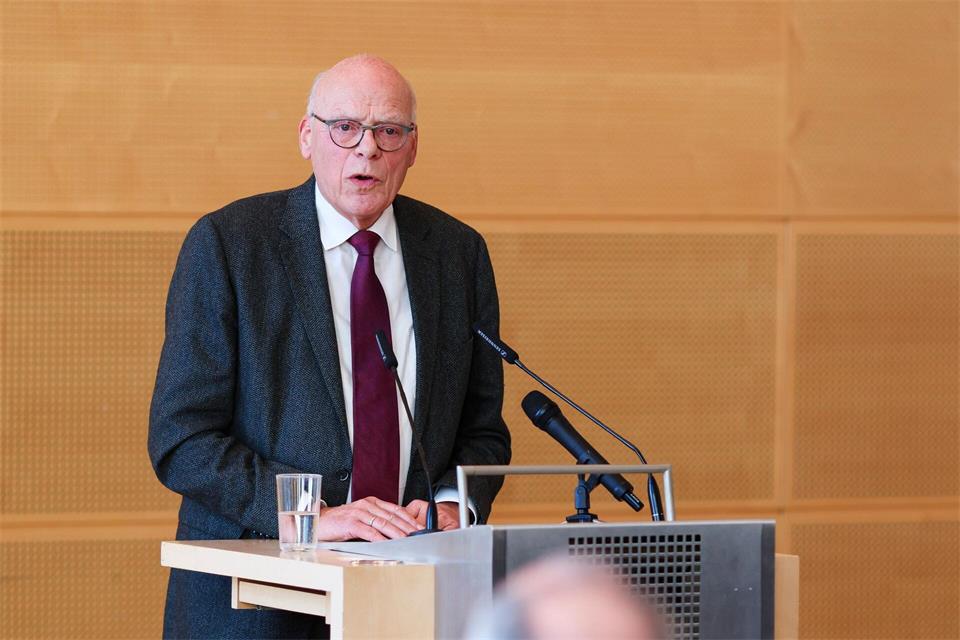 Gerhard Ulrich fordert Einsatz gegen Antisemitismus. (Archivbild) Frank Molter/dpa