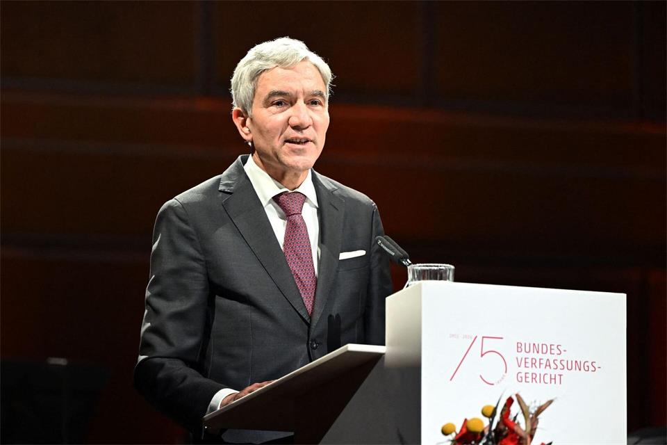 Gerichtspräsident Harbarth spricht über die Begrenzung von Macht durch Recht.Uli Deck/dpa