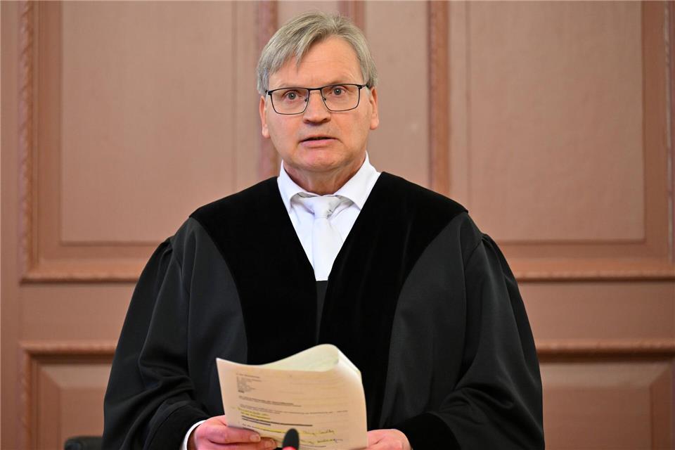 Gerichtspräsident Klaus von der Weiden verlas das Urteil. Martin Schutt/dpa