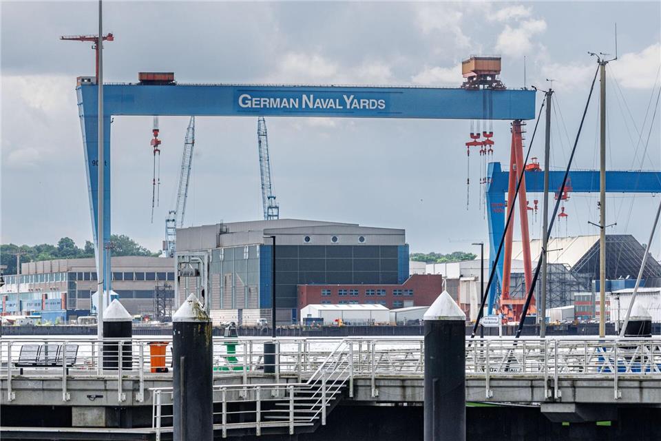 German Naval Yards hat einen Vertrag über die Fertigstellung des Schiffes unterschrieben. (Symbolbild)Markus Scholz/dpa