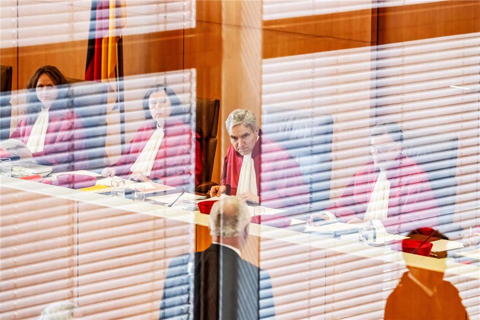 Gerügt wurden laut Gerichtspräsident Stephan Harbarth Verstöße gegen eine Vielzahl von Grundrechten.Uli Deck/dpa