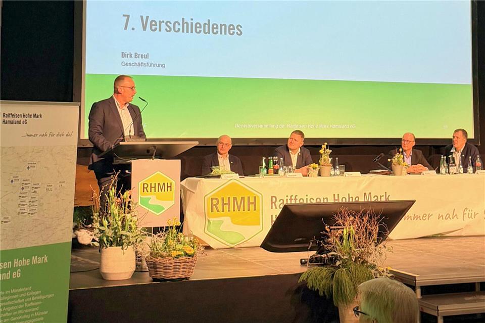 Geschäftsführer Dirk Breul ging auf die wirtschaftliche Entwicklung ein.