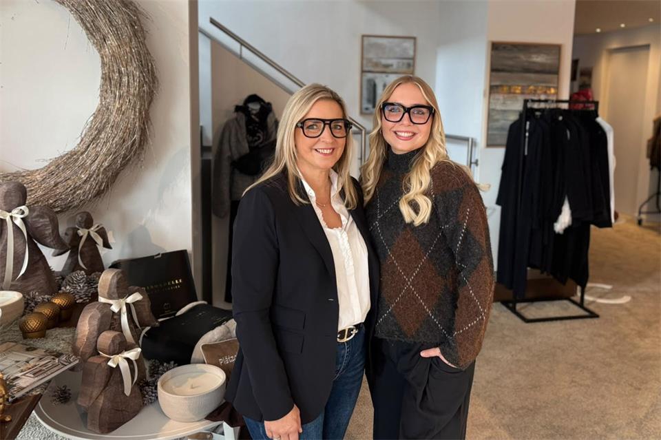 Geschäftsführerinnen Claudia Lage und Charlotte Pludra in ihrem neuen Pop-up-Store in Raesfeld.
