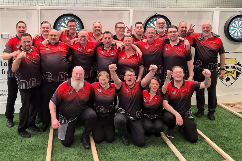 Geschafft: Der DC Dartona kletterte in Bingen am Rhein hoch in die 2. Dart-Bundesliga.