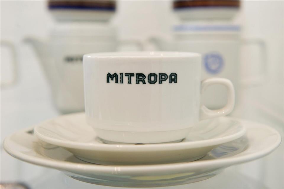 Geschirr mit markantem Design: Das Unternehmen Mitropa betrieb einst Schlaf- und Speisewagen, Bahnhofrestaurants, Hotels und Raststätten. (Symbolbild)picture alliance / Patrick Pleul/dpa-Zentralbild/dpa