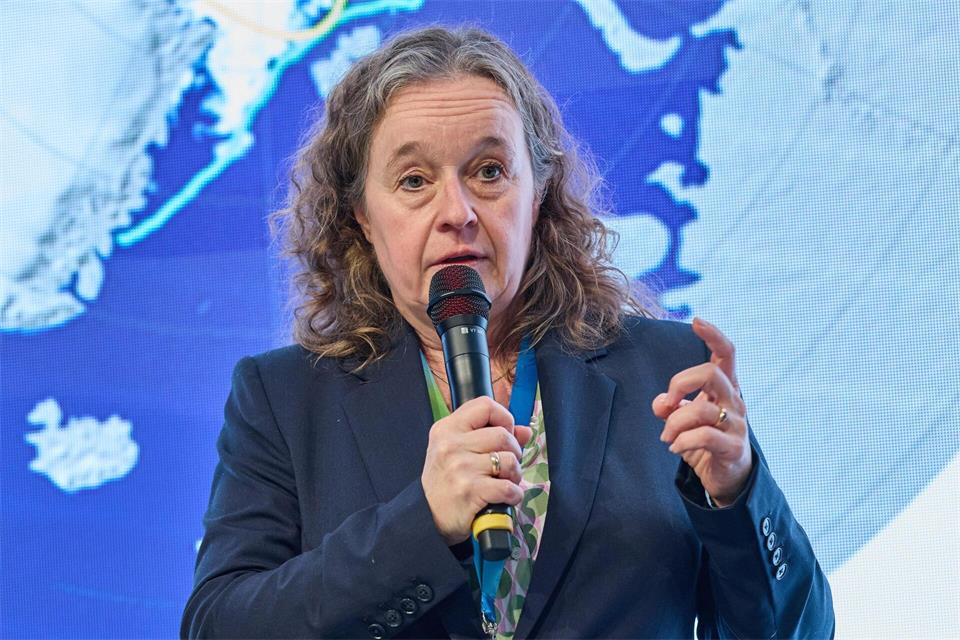 Gesine Mollenhauer, Vizedirektorin am Alfred-Wegener-Institut, spricht während des 16. Extremwetterkongresses. Georg Wendt/dpa